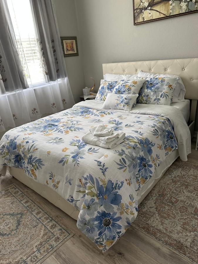 Homestay Quiet In A Family Lehigh Acres